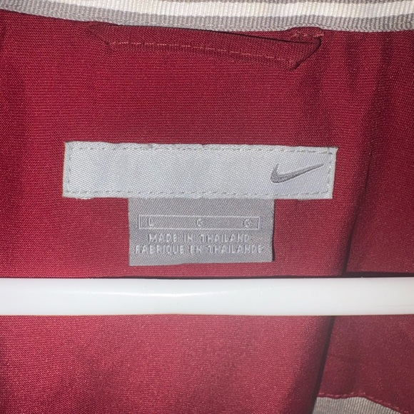 Nike Unisex Windbreaker Jacket in Red and Gray/white - Picture 3 of 3